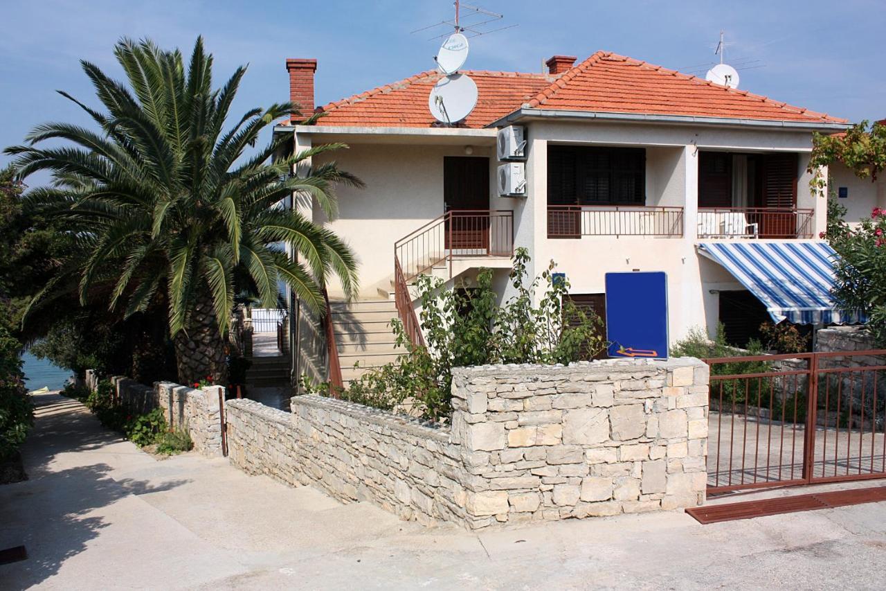 Apartments By The Sea Maslinica, Solta - 774 Grohote Kültér fotó