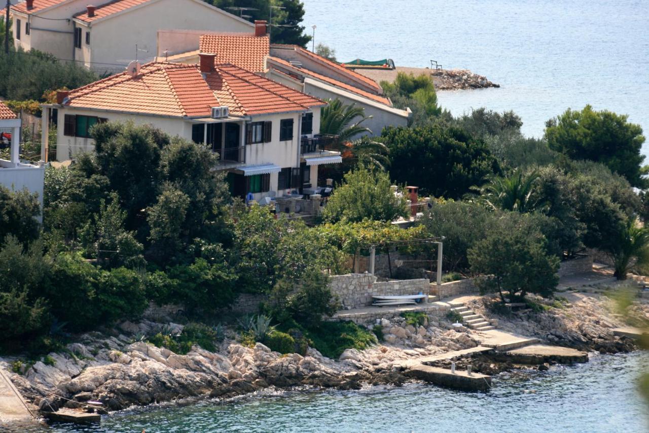 Apartments By The Sea Maslinica, Solta - 774 Grohote Kültér fotó
